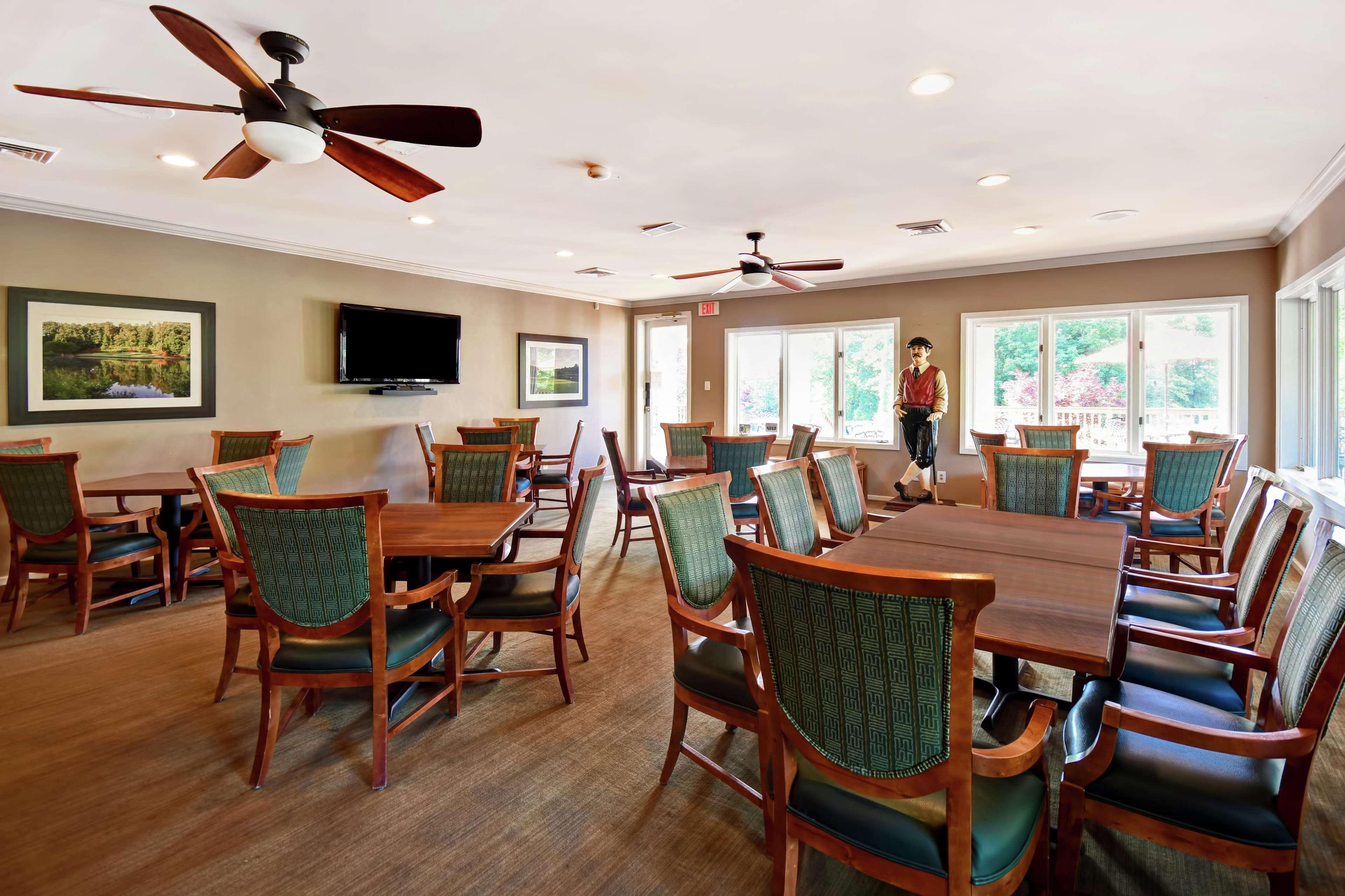Embassy Suites Greenville Golf Resort & Conference Center Buitenkant foto