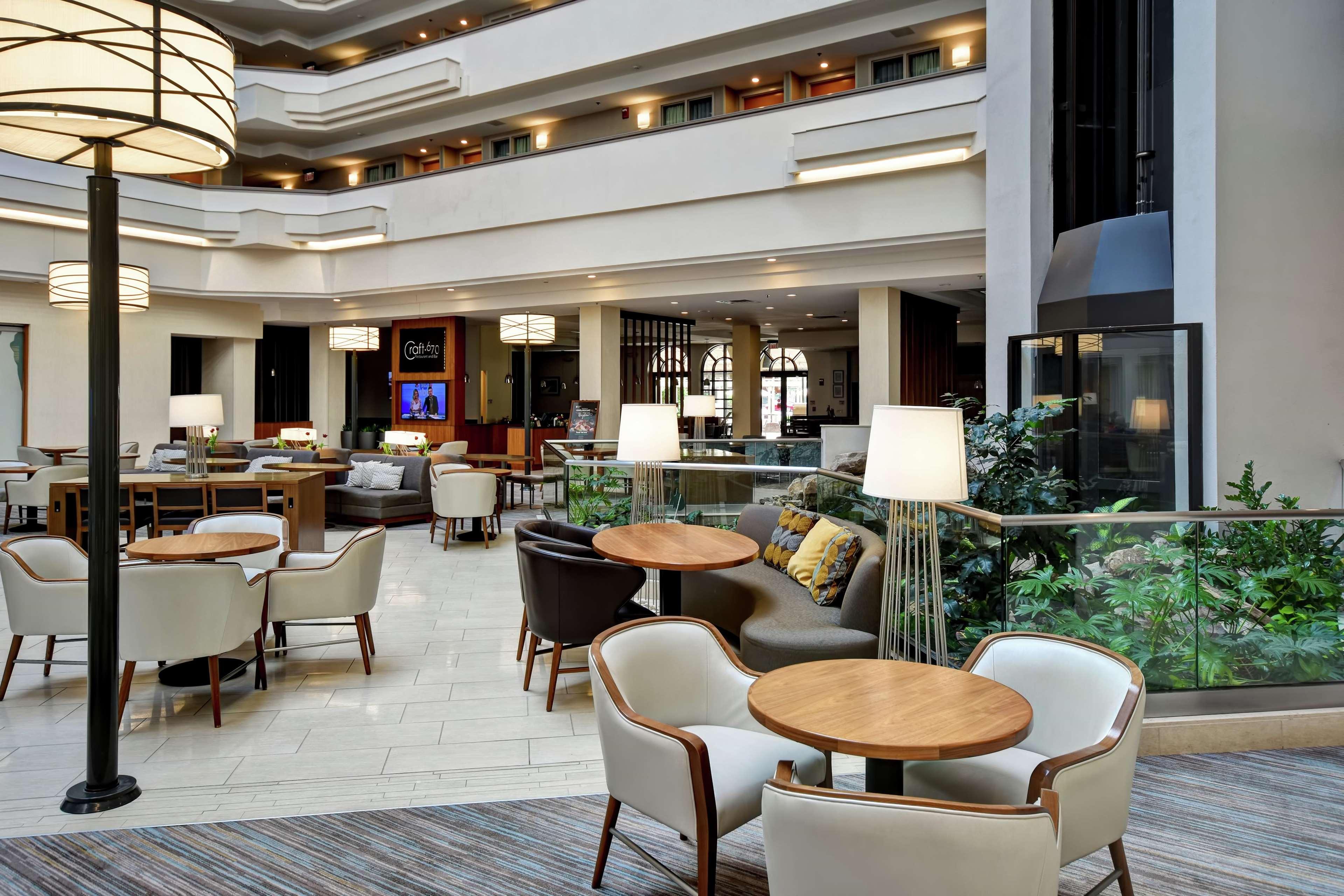 Embassy Suites Greenville Golf Resort & Conference Center Buitenkant foto