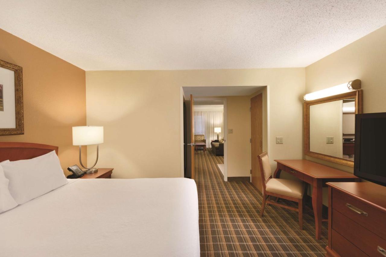 Embassy Suites Greenville Golf Resort & Conference Center Buitenkant foto
