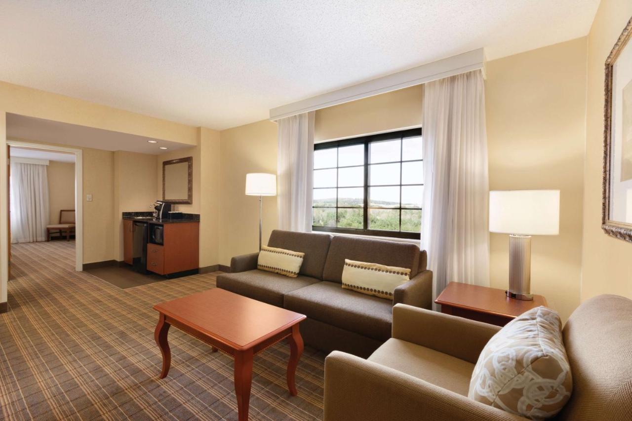 Embassy Suites Greenville Golf Resort & Conference Center Buitenkant foto
