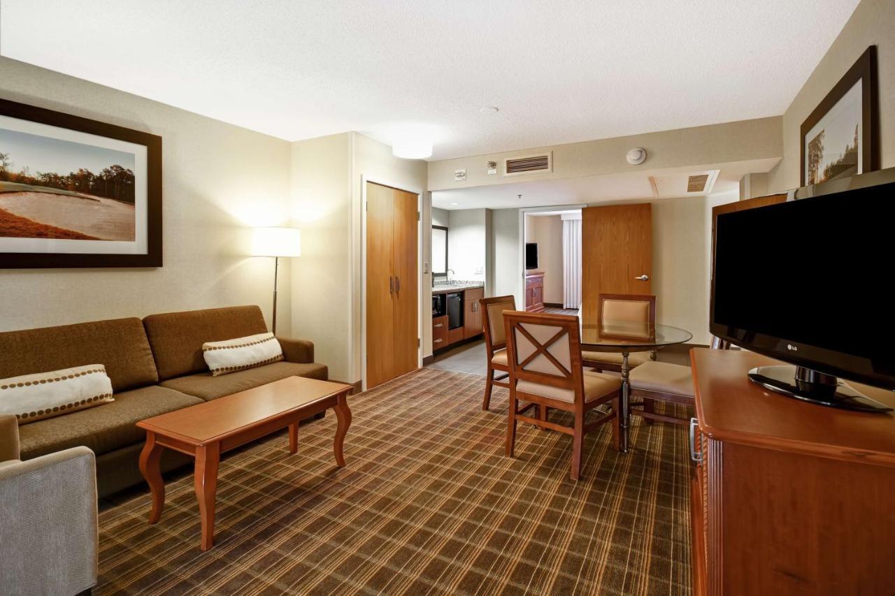 Embassy Suites Greenville Golf Resort & Conference Center Buitenkant foto