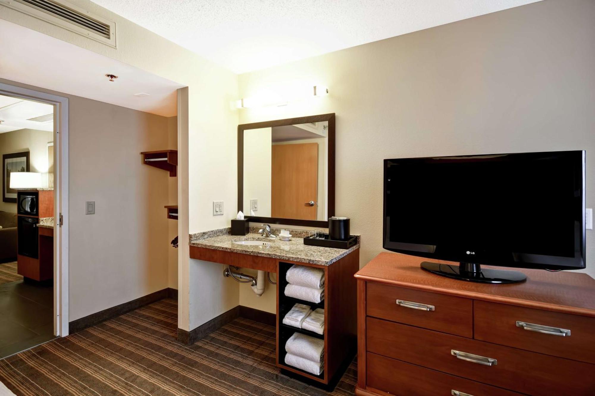 Embassy Suites Greenville Golf Resort & Conference Center Buitenkant foto
