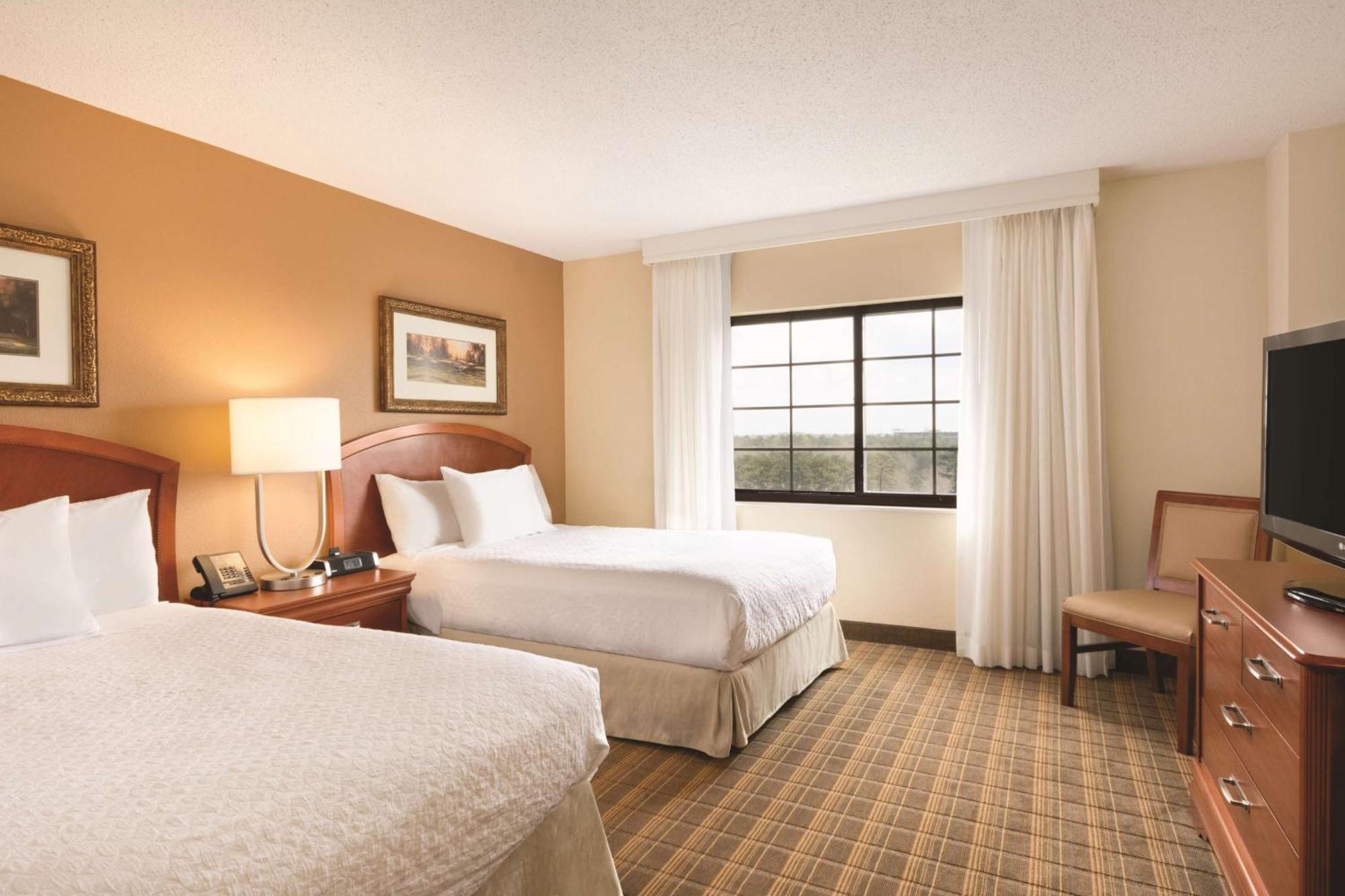 Embassy Suites Greenville Golf Resort & Conference Center Buitenkant foto