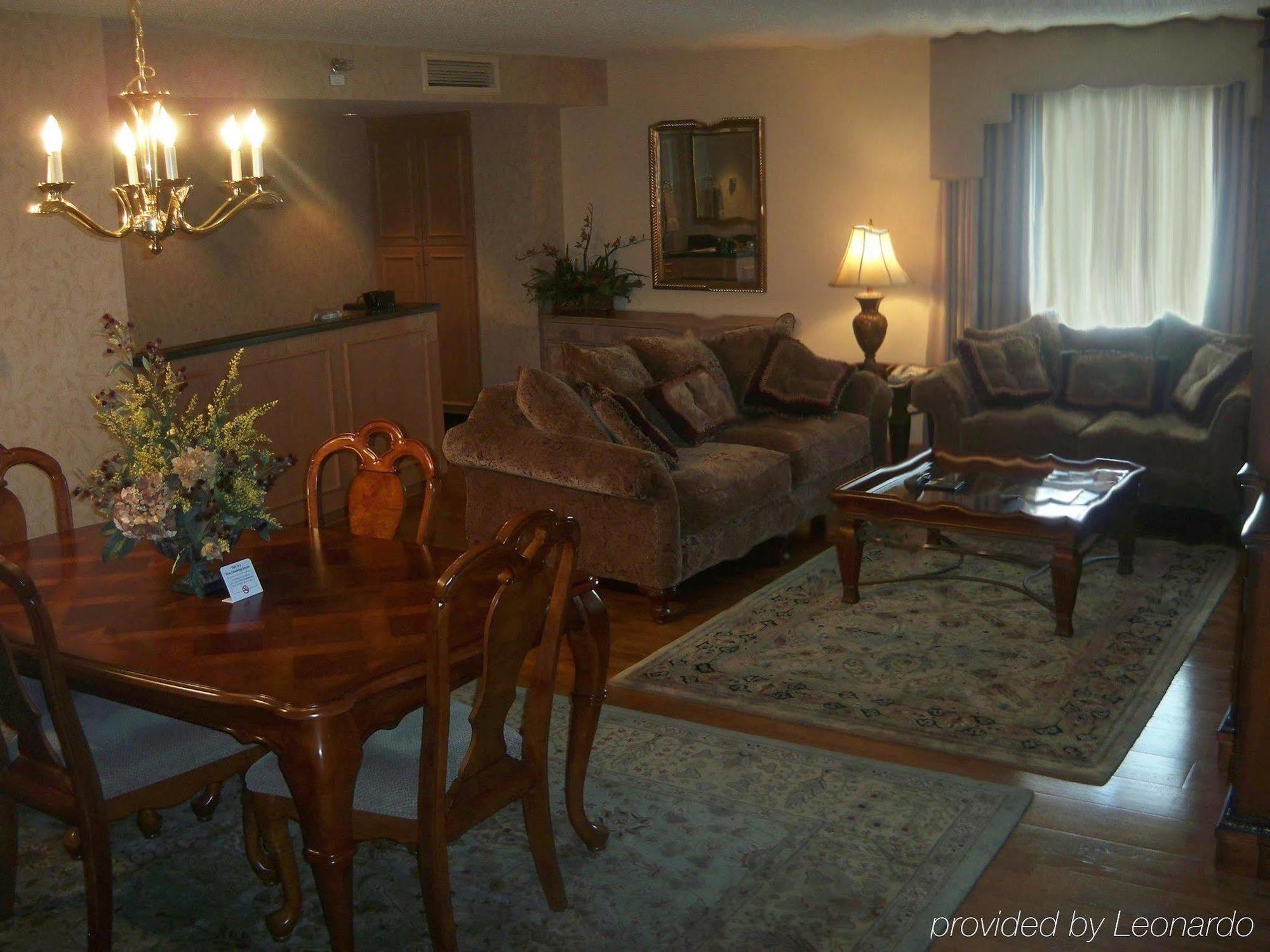 Embassy Suites Greenville Golf Resort & Conference Center Kamer foto