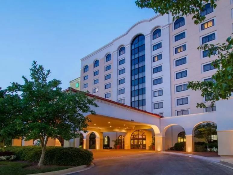 Embassy Suites Greenville Golf Resort & Conference Center Buitenkant foto