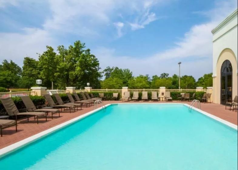 Embassy Suites Greenville Golf Resort & Conference Center Buitenkant foto